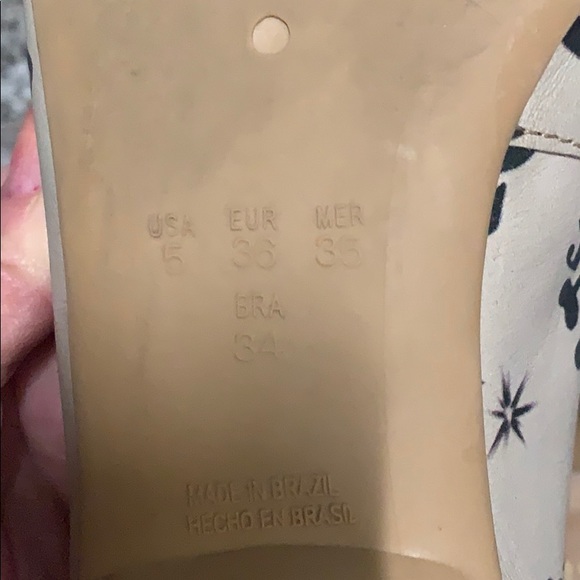 Size 5 flats - Picture 5 of 5